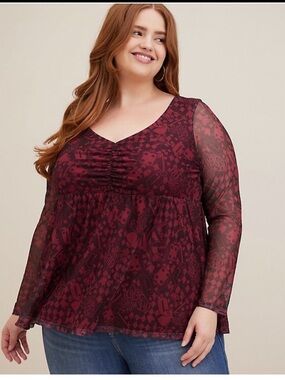 Torrid. Size 2X. Disney Fuchsia and Black Printed Mesh Top.